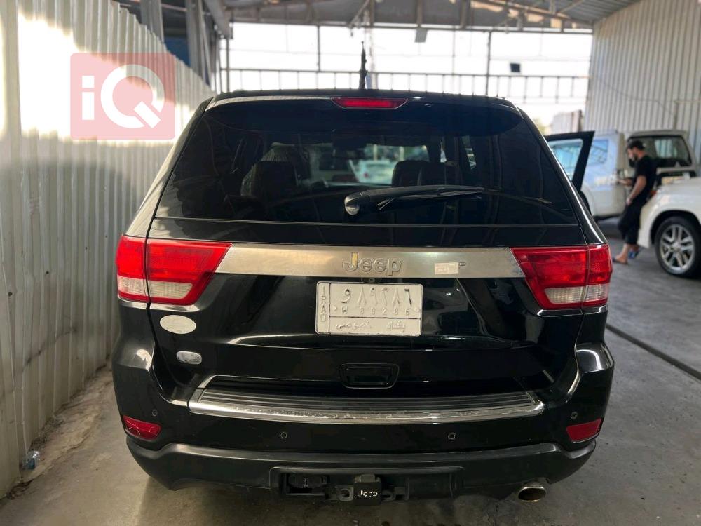 جیپ گراند شیرۆکی